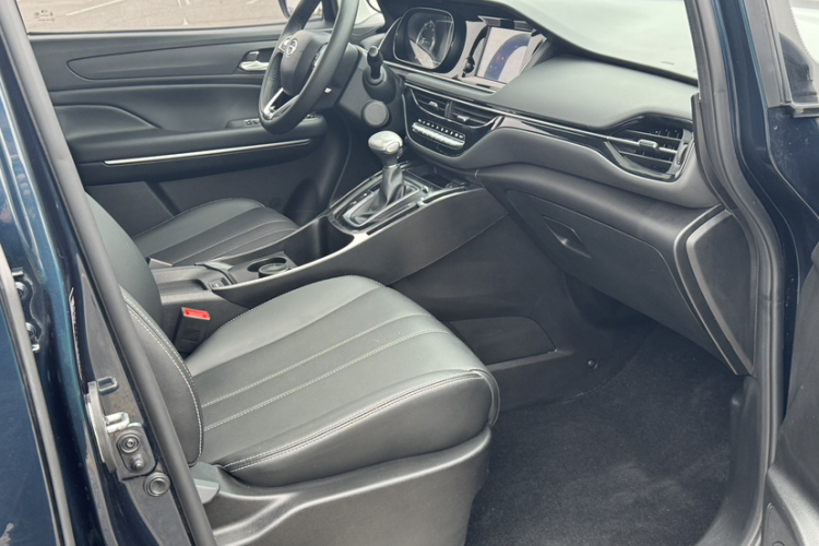 广汽传祺 传祺M6 2021款 270T DCT尊享版（七座）中控内饰7007