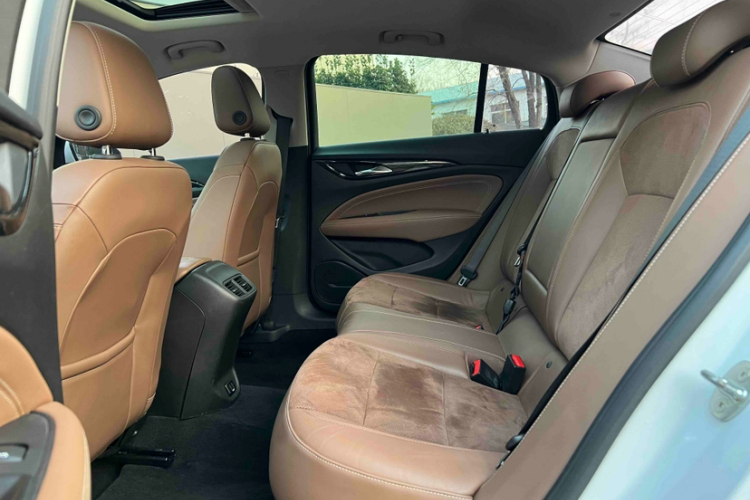 别克 君威 2017款 28T 尊贵型中控内饰7003