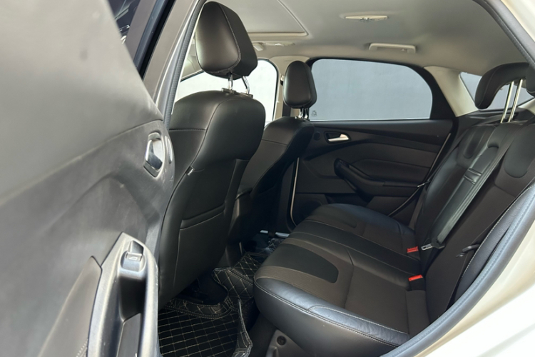 福特 福克斯 2012款 两厢 2.0L 自动豪华运动型中控内饰7007