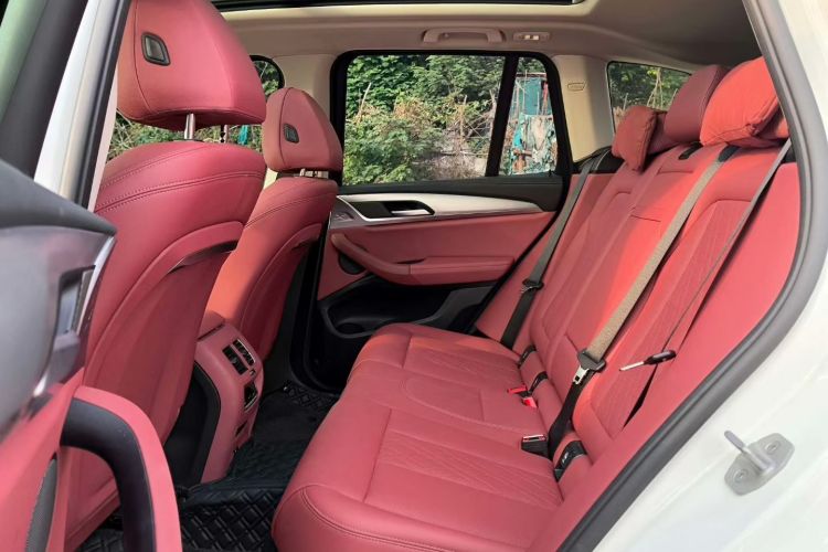 宝马iX3 2024款 创领型中控内饰7005