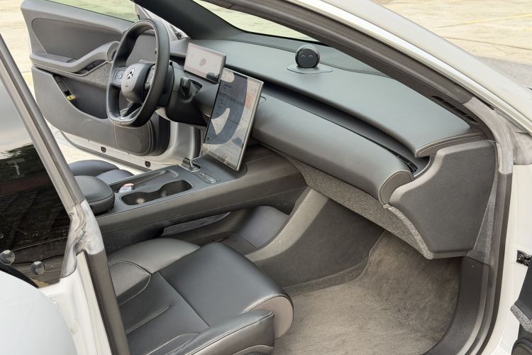 蔚来ET5 2022款 75kWh中控内饰7002