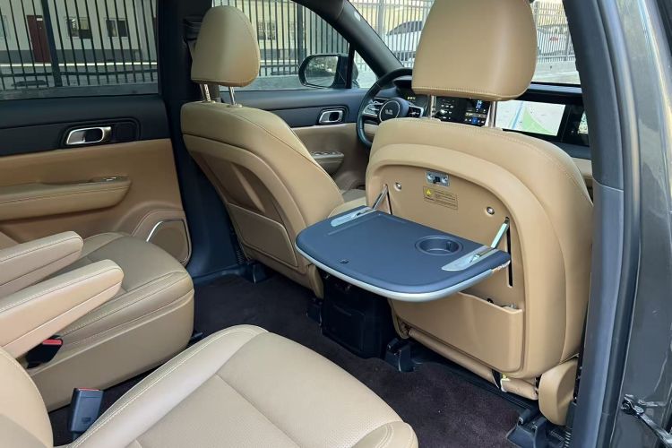 理想汽车 理想ONE 2021款 增程6座版中控内饰7010