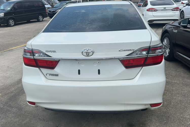 丰田 凯美瑞 2016款 2.0E 十周年纪念精英版车身外观6004