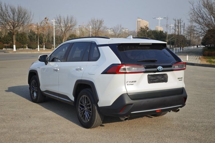 丰田 威兰达 2023款 双擎 2.5L E-CVT四驱尊贵版车身外观6008