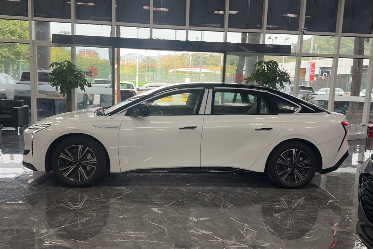 红旗EH7 2024款 690 Pro车身外观6005