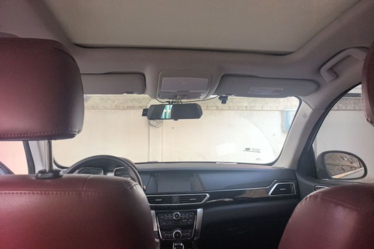 众泰 大迈X5 2017款 升级版 1.5T CVT知县型中控内饰7005