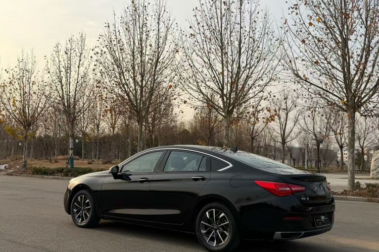 红旗H5 2020款 1.5T DCT旗韵版车身外观6008