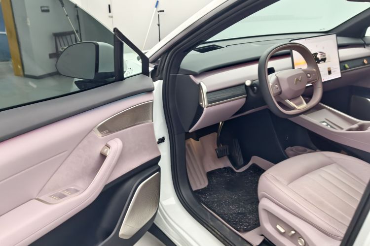 乐道L60 2024款 60kWh 后驱版中控内饰7004