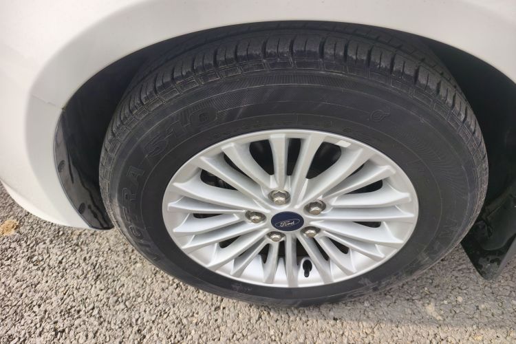 福特 福睿斯 2015款 1.5L 手动舒适型车身外观6005