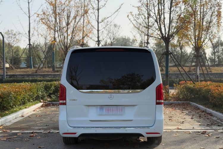 奔驰V级 2018款 V 260 AMG 运动版 国V车身外观6005