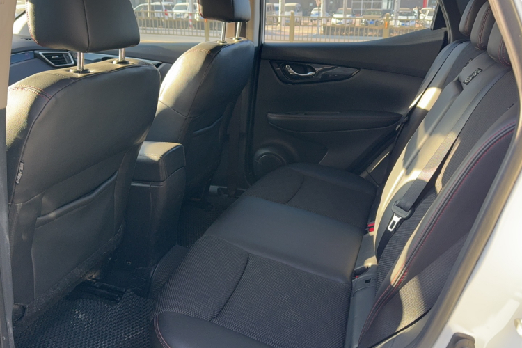 日产 逍客 2017款 2.0L CVT智享版 国V中控内饰7002