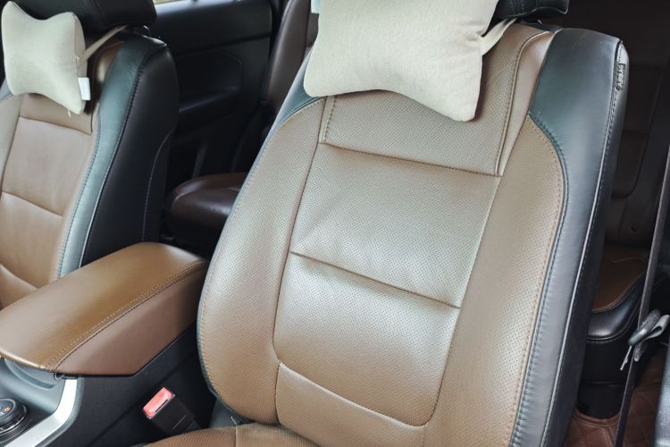 福特 探险者(进口) 2013款 3.5L 尊享型中控内饰7001