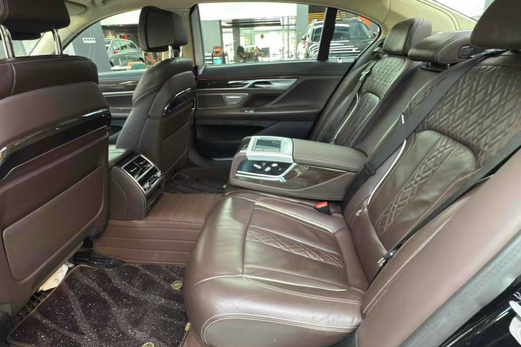 宝马7系 2021款 730Li 豪华套装中控内饰7002