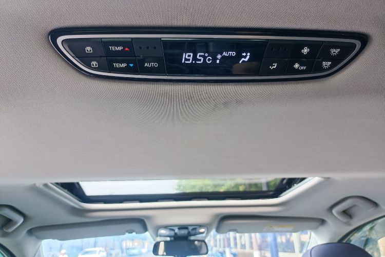 广汽传祺 传祺M8 2021款 大师系列 390T 尊贵版局部细节9006