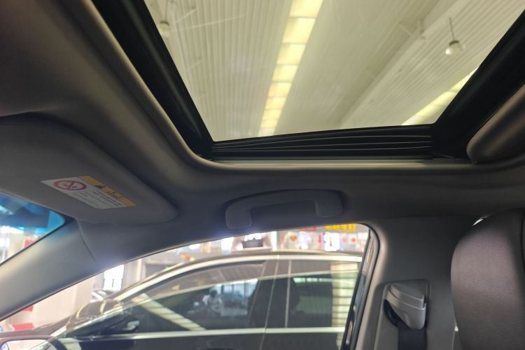 丰田 凯美瑞 2018款 2.0G 豪华版中控内饰7005