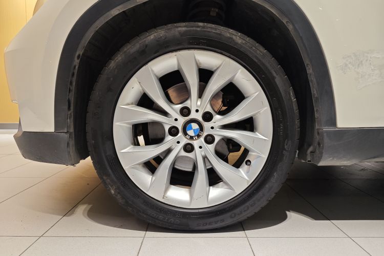 宝马X1 2013款 sDrive18i 时尚型车身外观6012