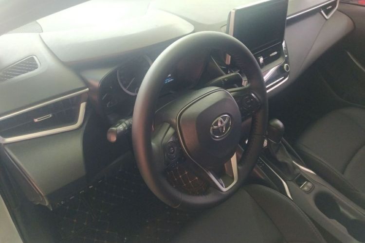 丰田 雷凌 2021款 185T CVT豪华版中控内饰7002