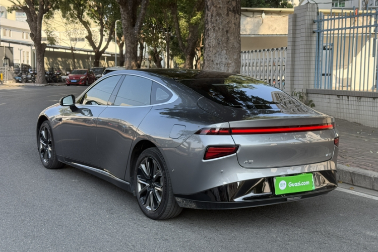 小鹏P7 2022款 480E+车身外观6006