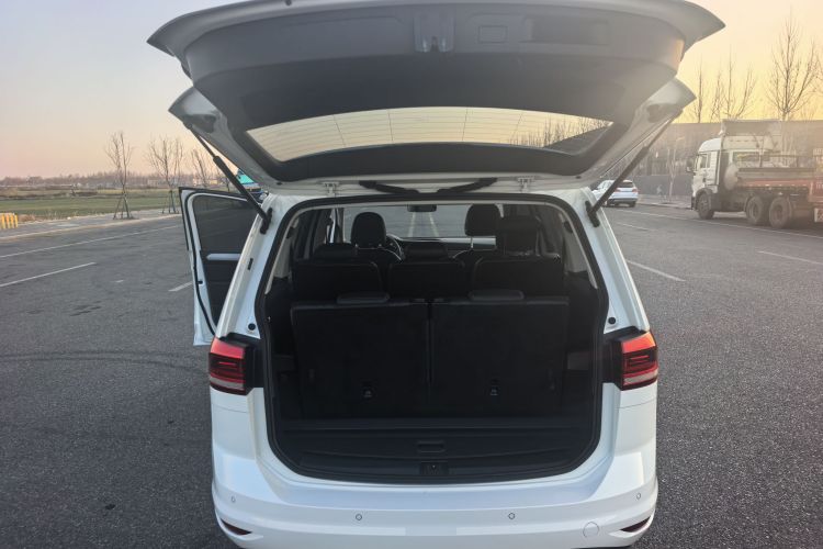 大众 2021款 途安L 280TSI DSG舒适版 7座局部细节23