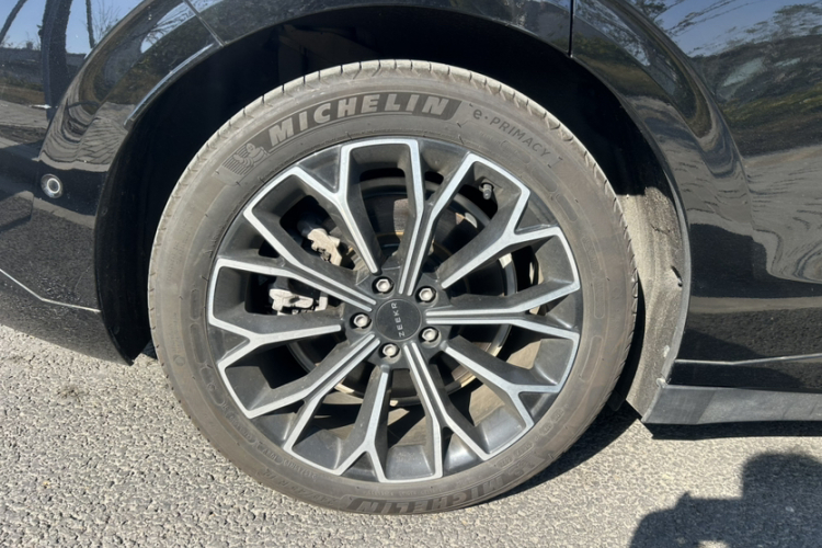 极氪007 2024款 后驱智驾版 75kWh车身外观6008