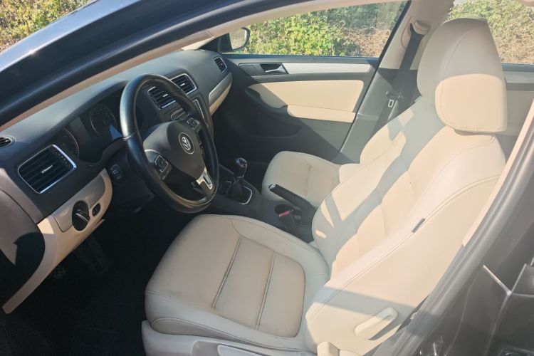 大众 速腾 2012款 1.4TSI 手动豪华型局部细节19