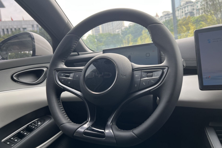 比亚迪 海豹06新能源 2024款 DM-i 120KM尊荣型局部细节9002