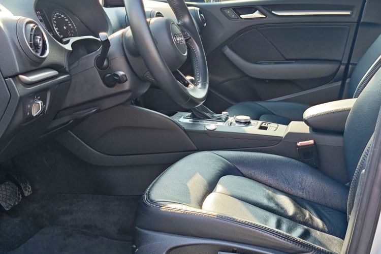 奥迪A3 2020款 Limousine 35 TFSI 进取型 国VI中控内饰7004