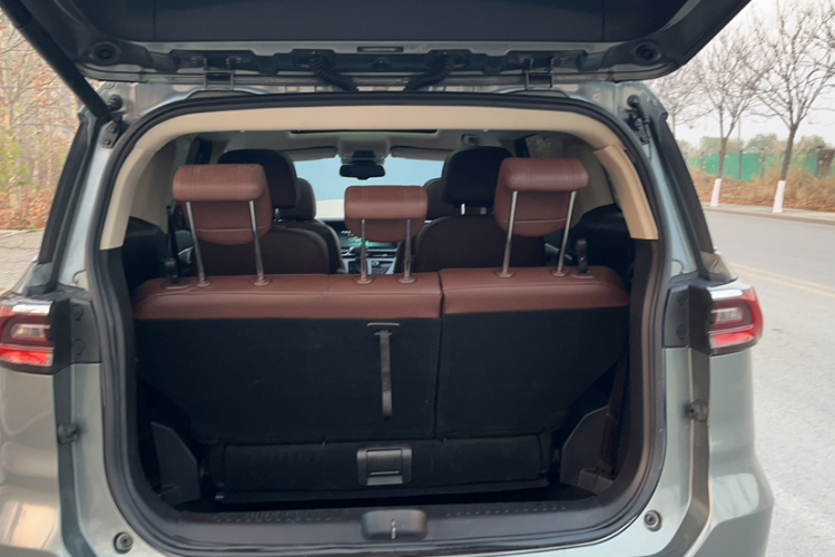 汉腾汽车 汉腾V7 2019款 1.5T 自动旗舰型 7座 国V局部细节23