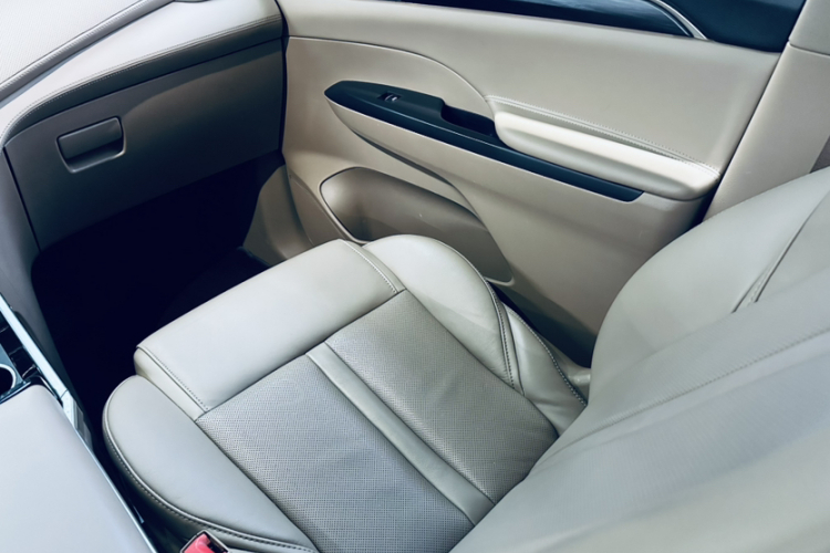 别克GL8 2021款 ES陆尊 653T 豪华型中控内饰7009