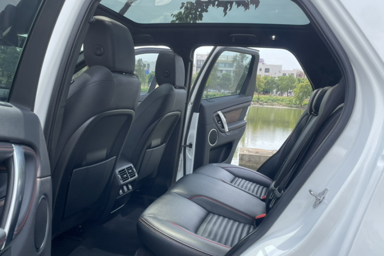 路虎 发现运动版 2020款 249PS R-Dynamic 性能版中控内饰7003