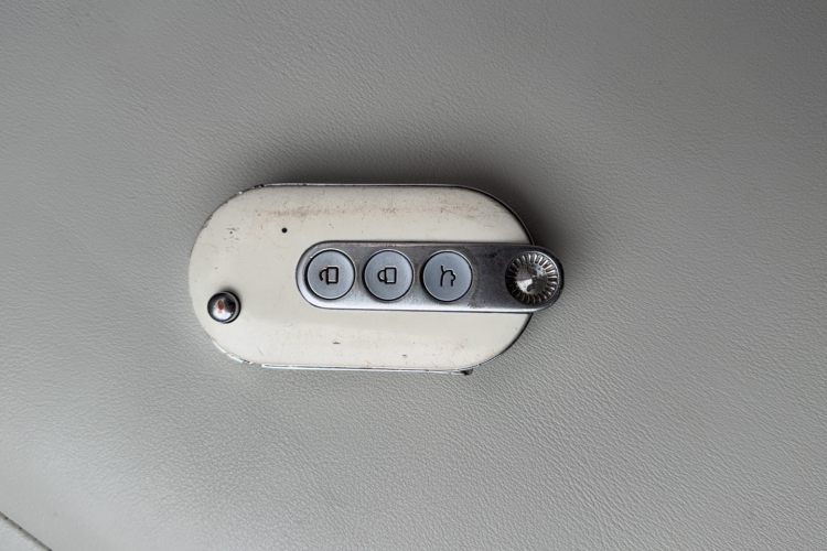 五菱汽车 宏光MINIEV 2021款 马卡龙夹心款 170km 三元锂中控内饰7001