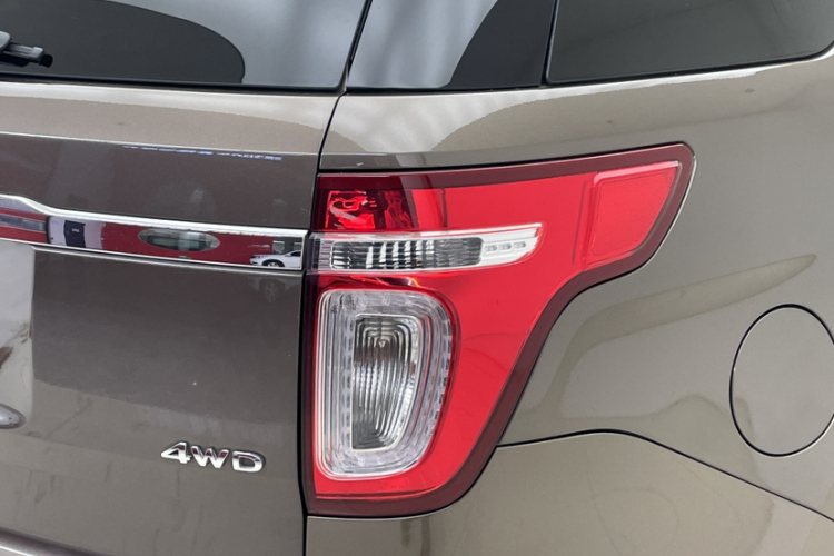 福特 探险者(进口) 2013款 3.5L 尊享型车身外观6001