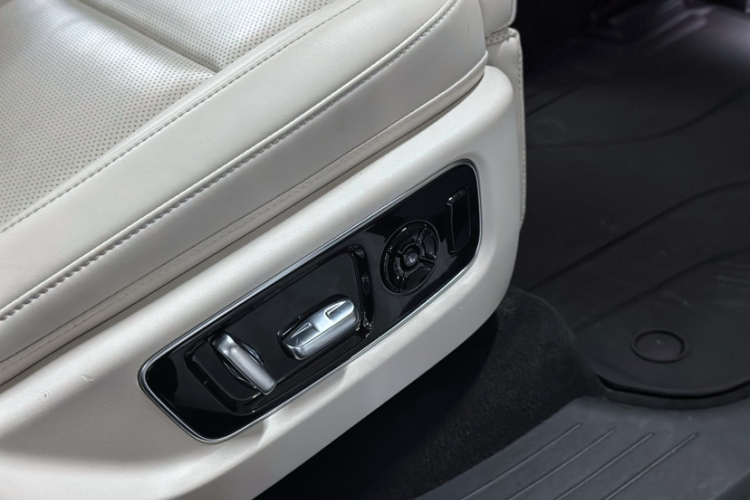 理想汽车 理想L9 2024款 Pro中控内饰7002