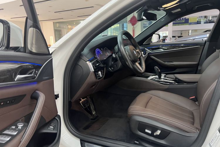 宝马5系 2019款 525Li M运动套装局部细节9003