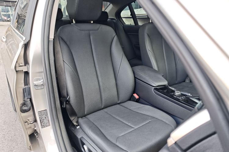 宝马3系 2017款 320Li 时尚型局部细节41