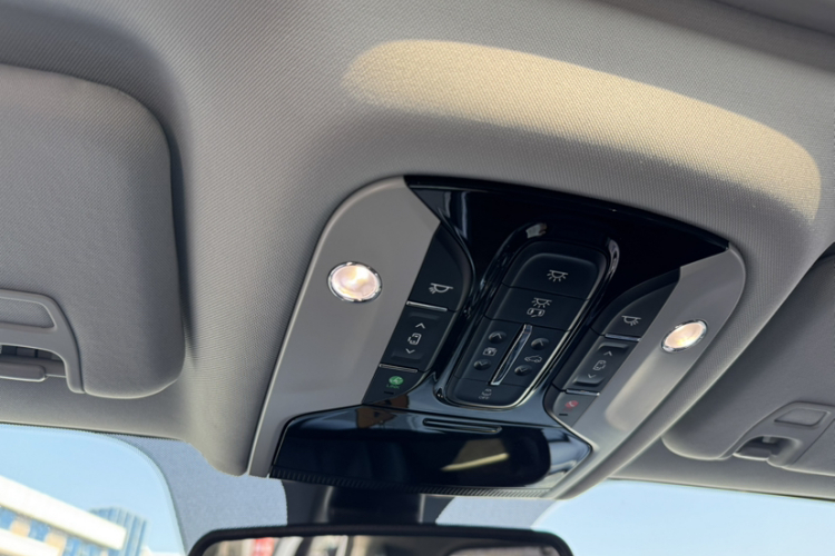 广汽传祺 传祺M8 2021款 领秀系列 390T 尊贵版局部细节9001