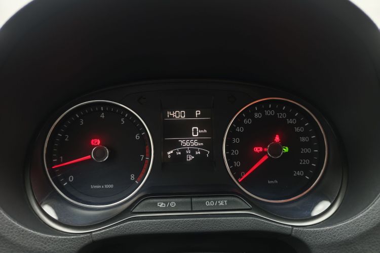 大众 Polo 2014款 1.4L 自动舒适版中控内饰15