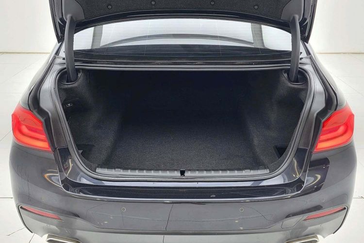 宝马5系 2018款 525Li M运动套装局部细节23