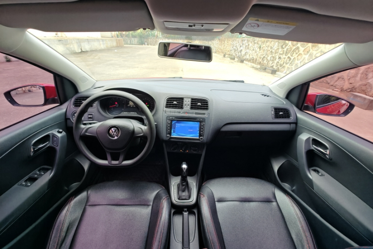 大众 Polo 2016款 1.4L 自动风尚型中控内饰7001