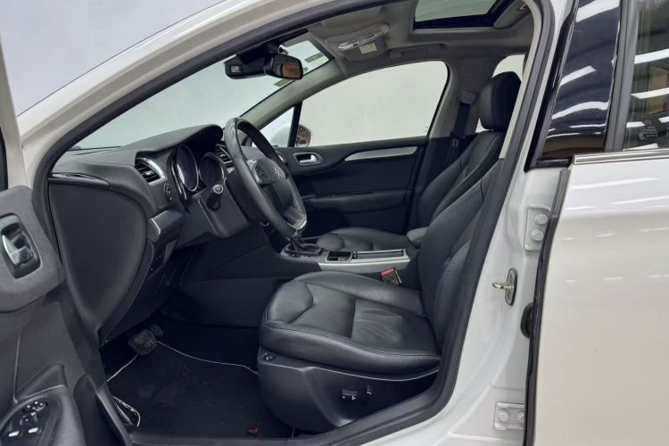 雪铁龙C4L 2016款 1.6T 自动精英型中控内饰7007