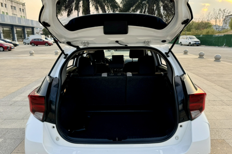 丰田 YARiS L 致炫 2020款 致炫X 1.5L CVT领先版局部细节23