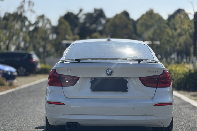 宝马3系GT 2018款 320i 时尚型车身外观6008