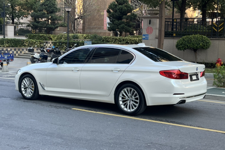 宝马5系 2020款 530Li 尊享型 豪华套装车身外观6001