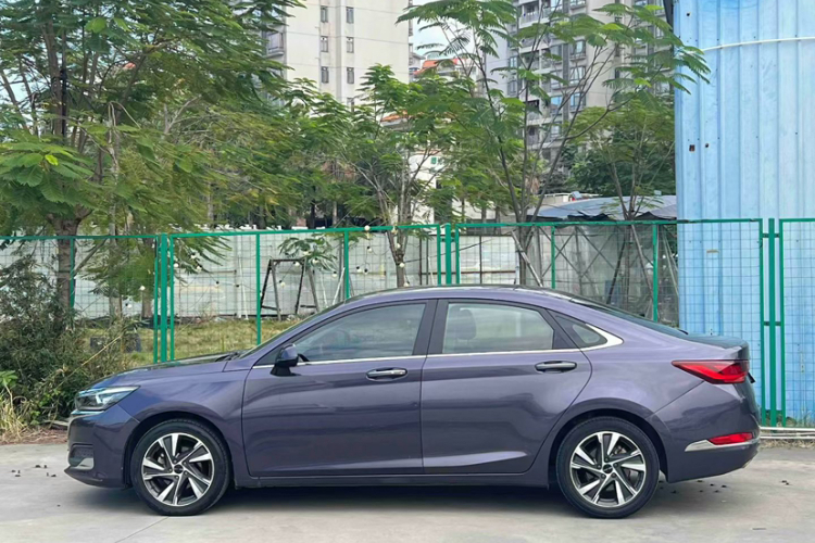 北京汽车 北京U7 2019款 1.5T CVT精英版 国VI车身外观6008