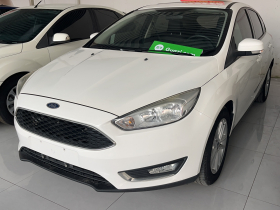 福特 福克斯 2017款 两厢 1.6L 手动风尚型智行版