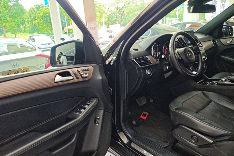 奔驰GLE 2018款 GLE 400 4MATIC 臻藏版中控内饰7005