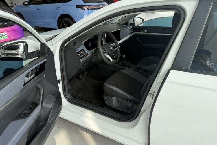 大众 朗逸 2023款 1.5L 自动得逸版中控内饰7002