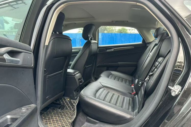 福特 蒙迪欧 2020款 EcoBoost 180 时尚型中控内饰7003