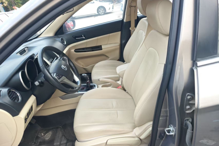 长安 逸动 2015款 1.6L 手动豪华型 国V中控内饰7004