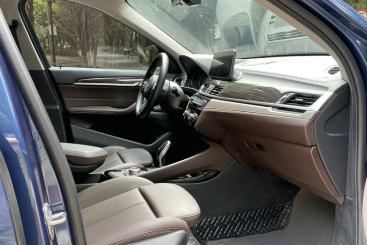 宝马X1 2021款 xDrive25Li 尊享型中控内饰7006